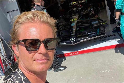 nico rosberg selfie.